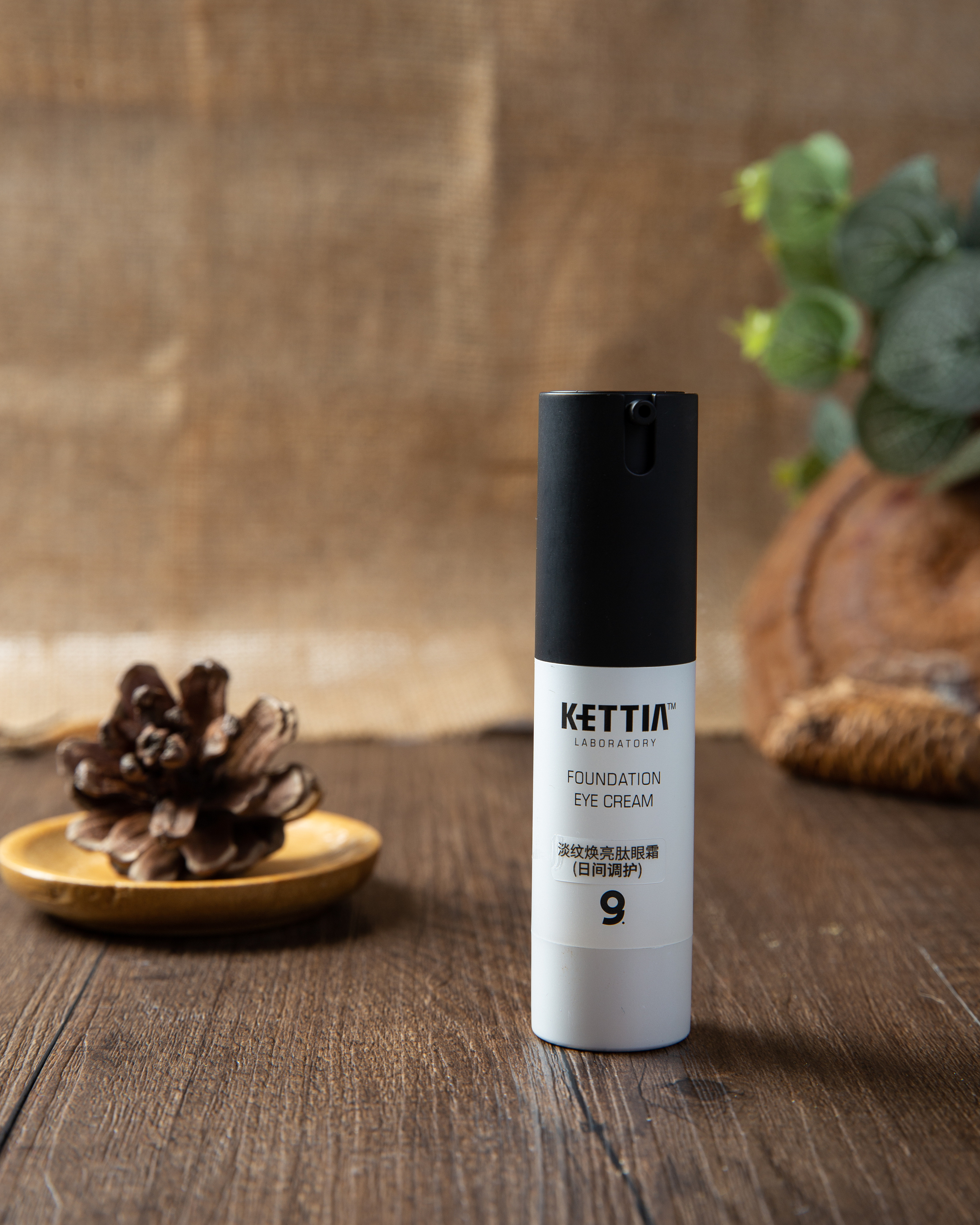 化妝品套裝 簡陋場景快速拍攝(原圖無修)